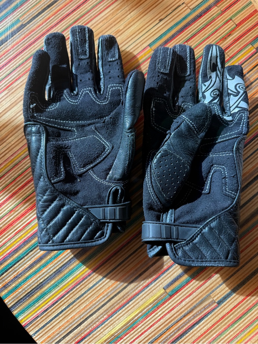 Scorpion EXO Athena Black Motorcycle Gloves - Picture 2 of 5